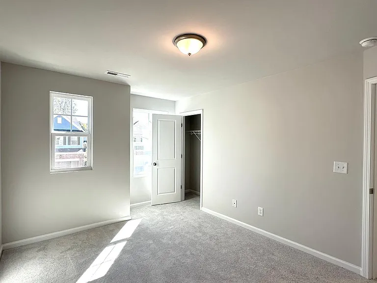 2233 Cape May Ln — Photo 29