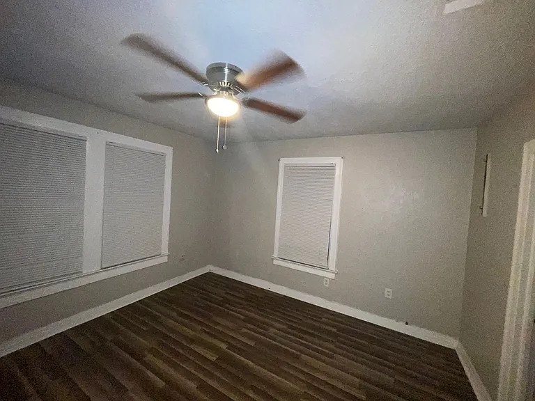 4236 Delaware St — Photo 10