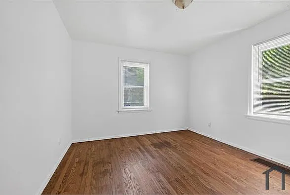 400 S Harvey Ave — Photo 12