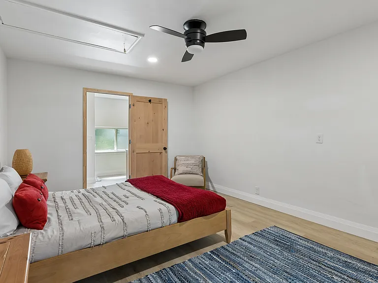 1212 W Murphy Rd — Photo 14