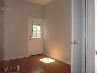 Rented by Rennit Inc.