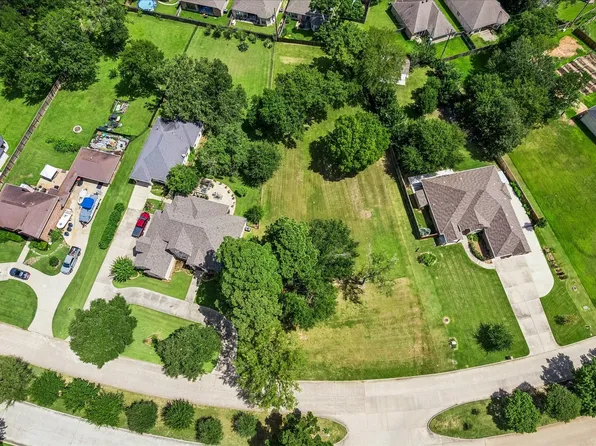 13055 Point Aquarius Blvd, Willis, TX 77318