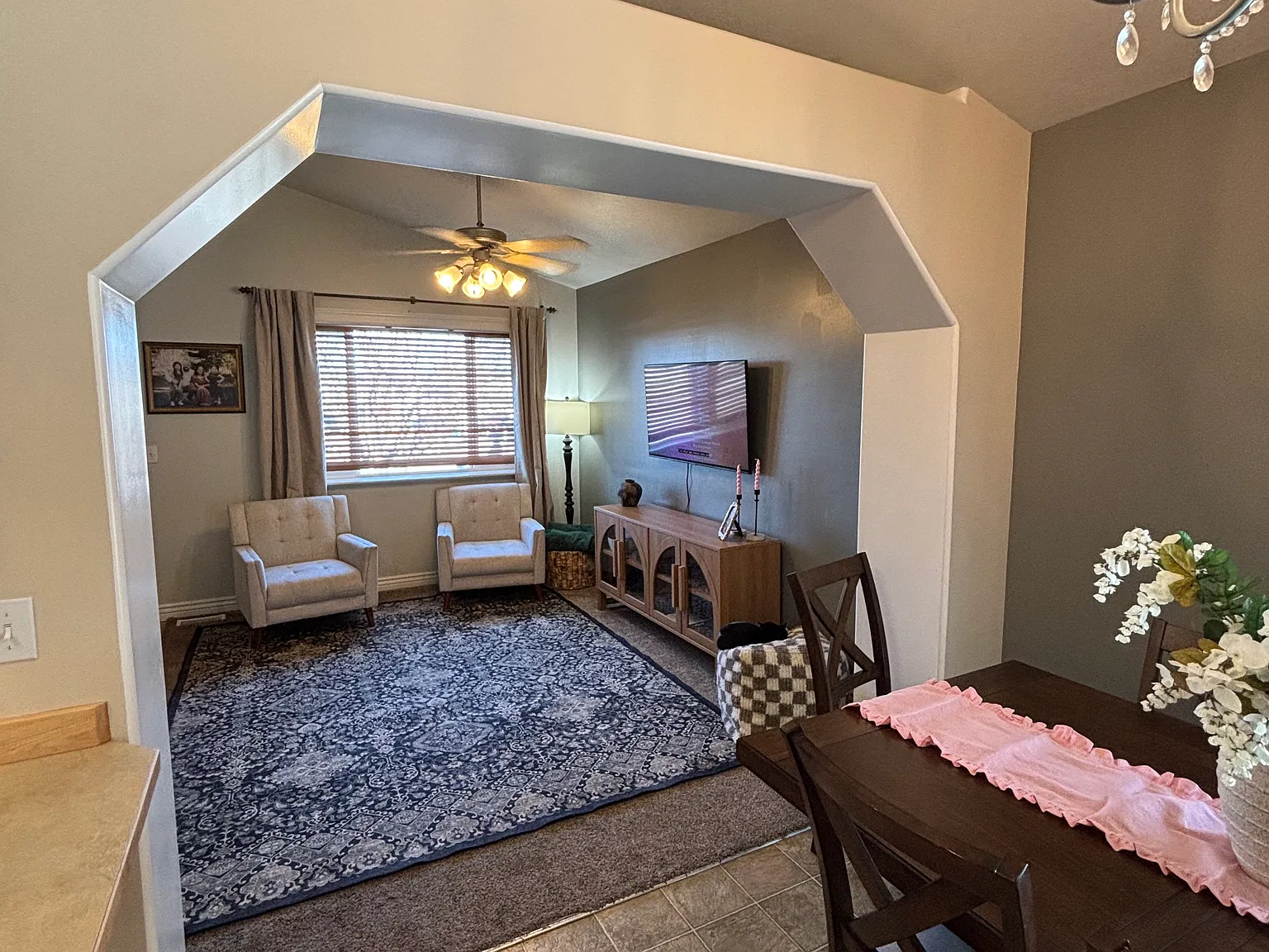 4 bed, 2200 sqft, $2,245 — Photo 3