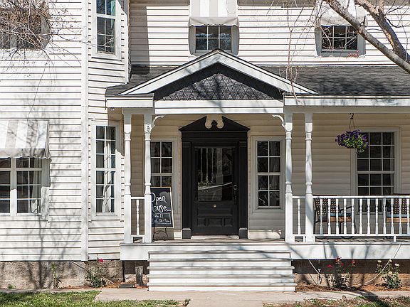 3rd image of 3038 E Irwin Ave