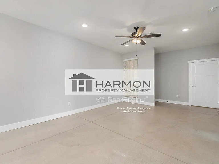 2150 S Thatcher Ct — Photo 2
