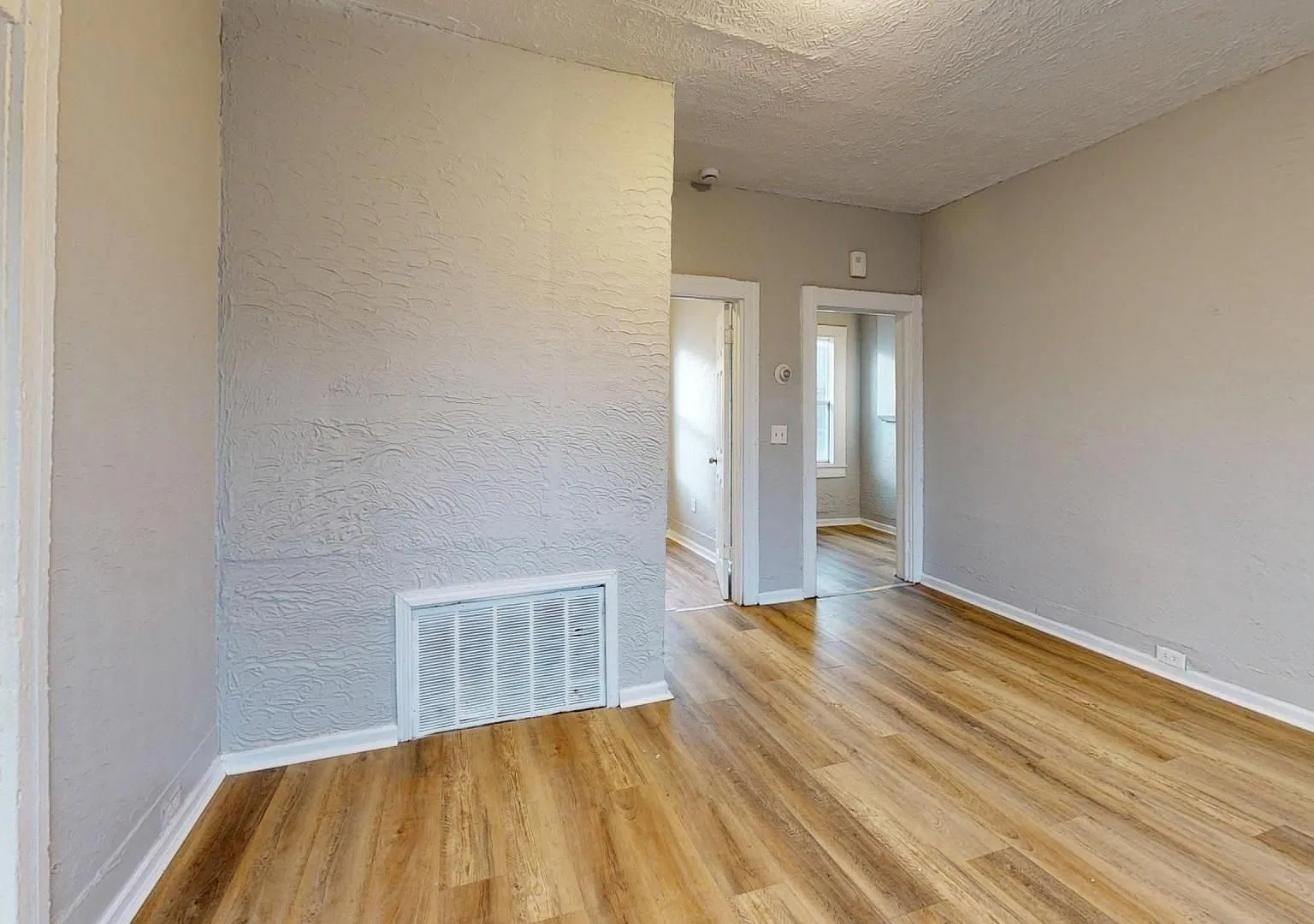 3344 Seymour Ave — Photo 4