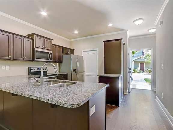 2nd image of 2874 Fox Wood Ln #2874