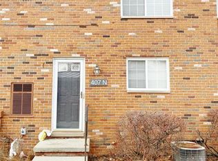 407 Fox Hills Dr N, Bloomfield Township, MI 48304