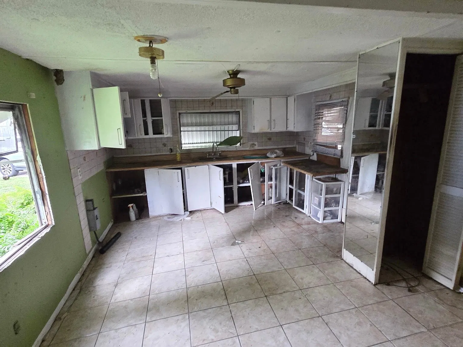 2 Bed 2 Bath Handyman Special Davie Fl — Photo 2