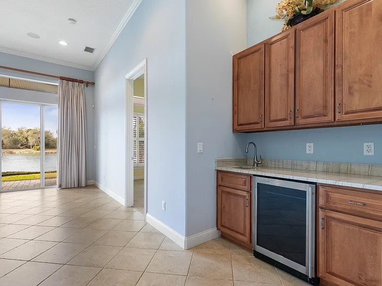 262 Yacht Harbor Dr — Photo 17