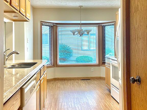 3rd image of 3664 Courtney Pl