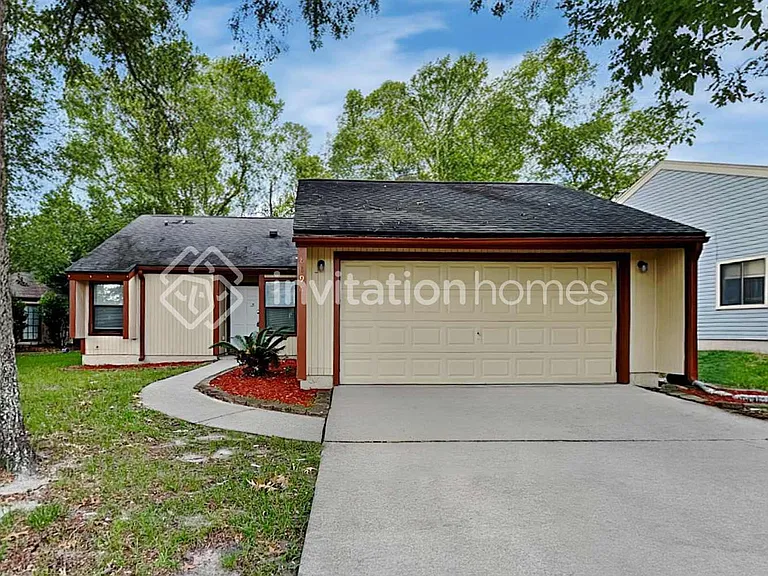 8096 Kilwinning Ln — Photo 1