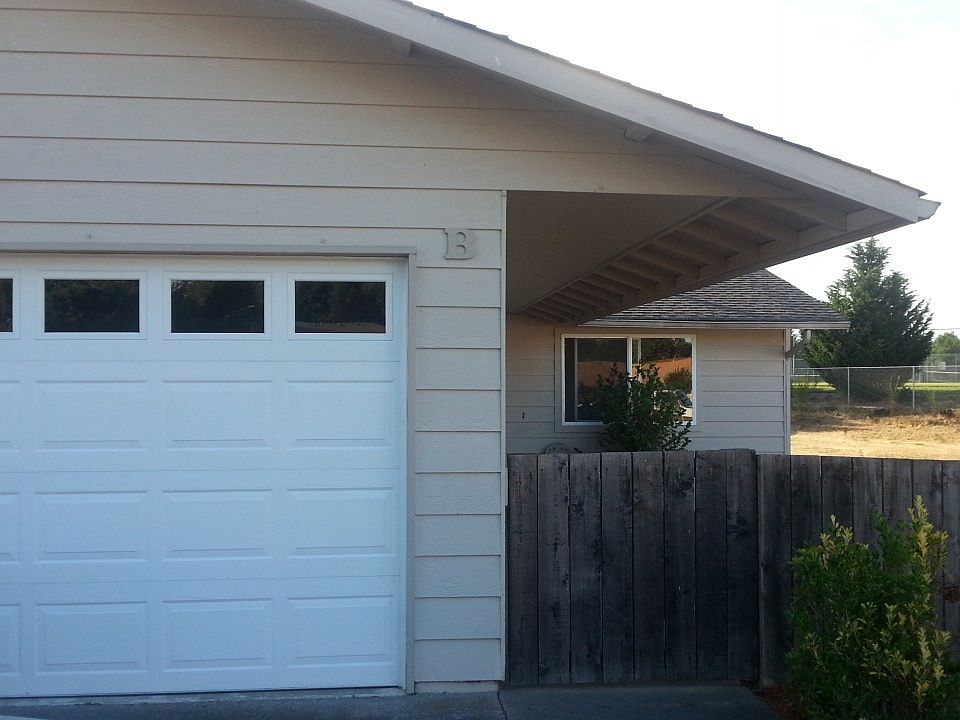 1 Car Garage with Opener