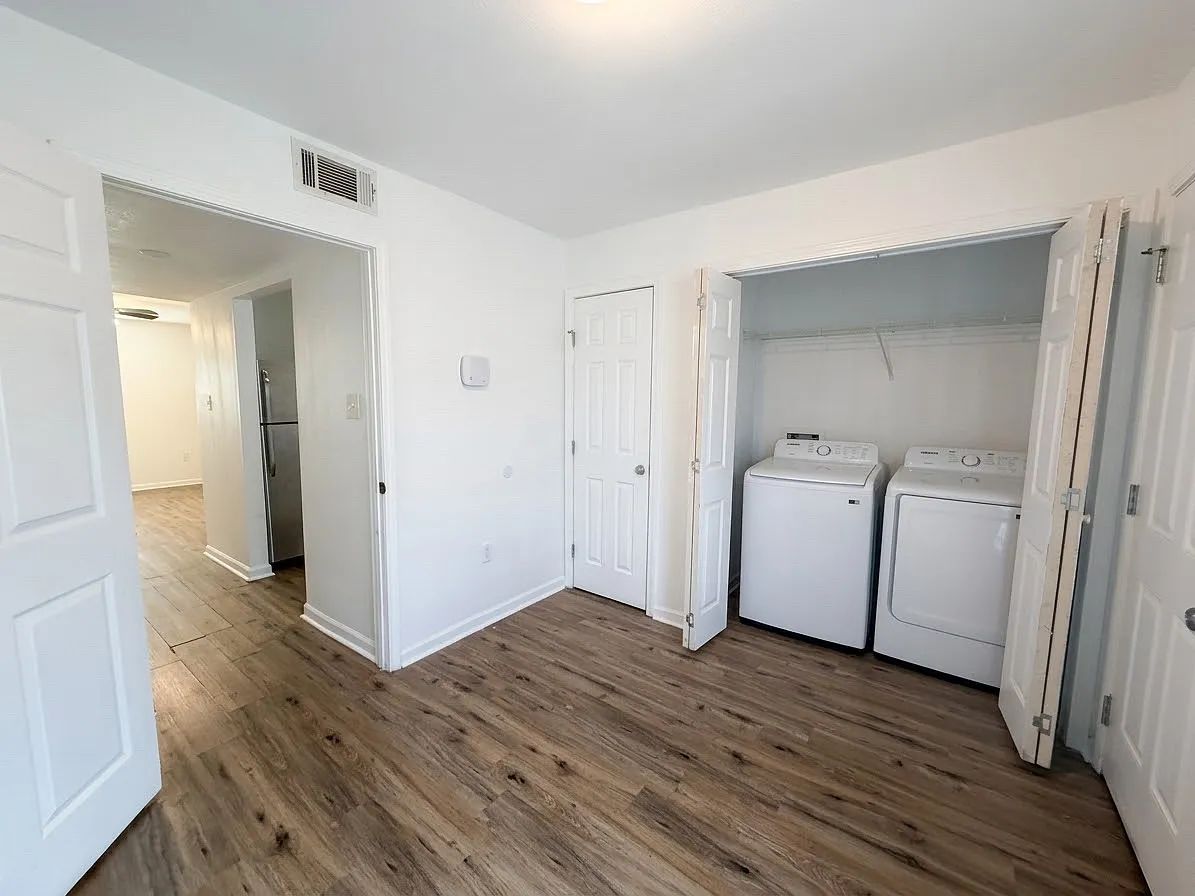 2 bed, 2.5 bath, 1070 sqft, $1,175 — Photo 4