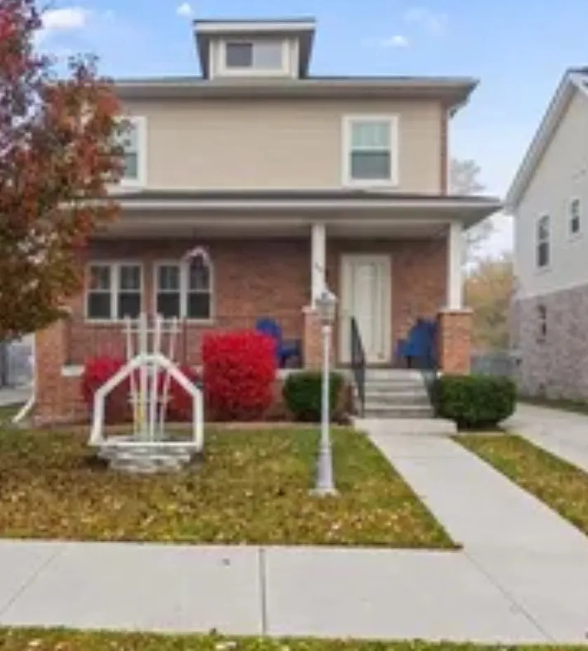 3 bed, 1600 sqft, $1,900 — Photo 1
