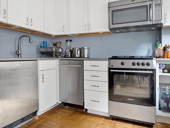 4th image of 123 E 37th St Floor 16