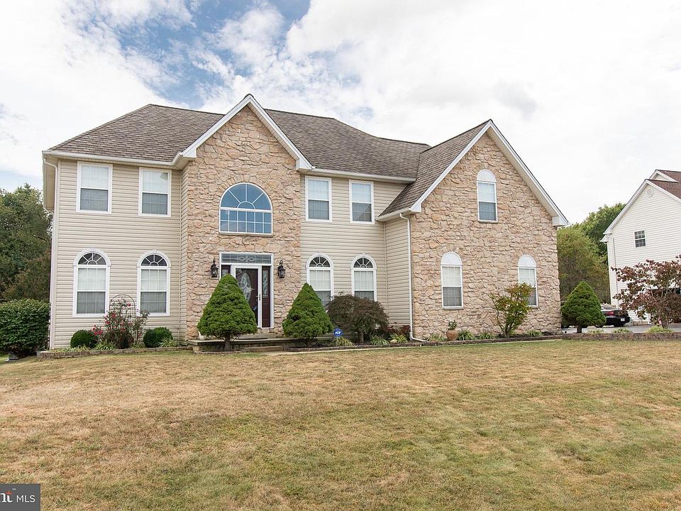 1st image of 329 Meadow Glen Dr