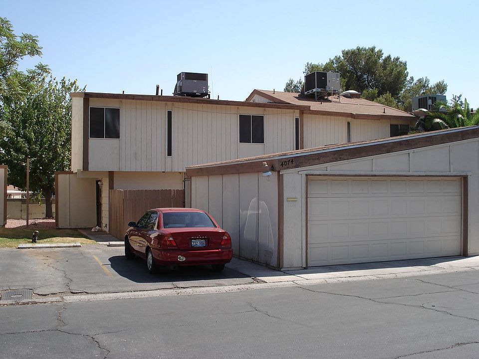 Rear/Garage