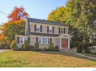 11 Island Hill Ave, Ridgefield, CT 06877