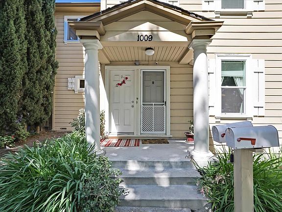 3rd image of 1009 McKendrie St
