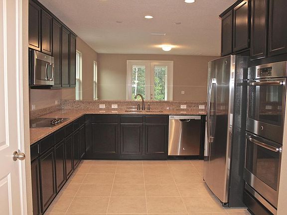 5th image of 1160 Lauriston Dr