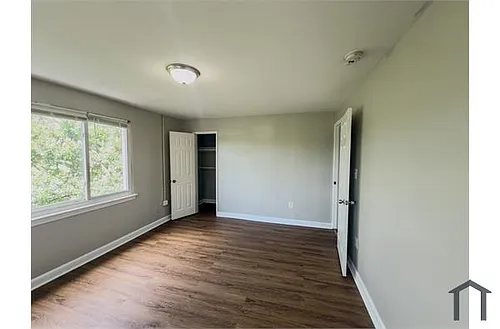 807 48th Pl NE #2 Photo 1