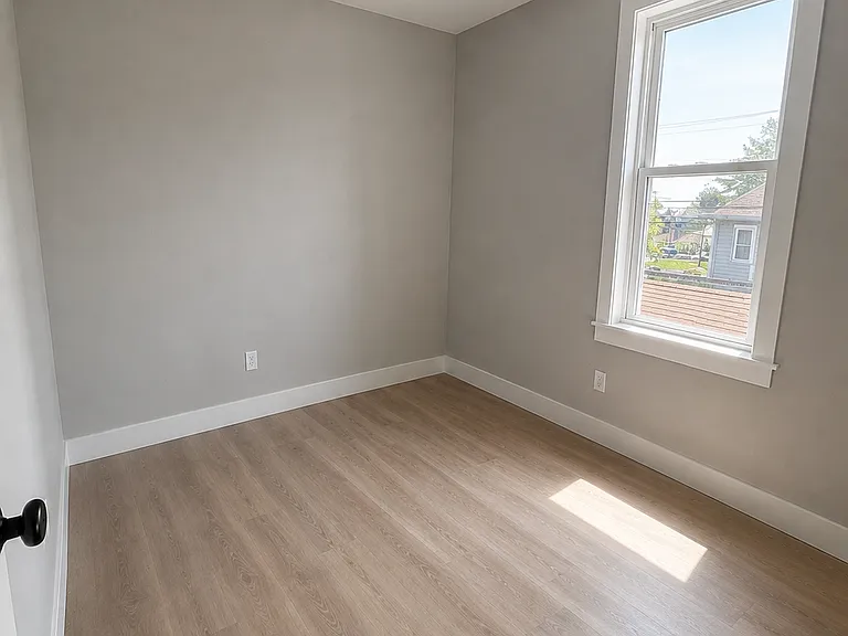 8 Curtis St #2 — Photo 7