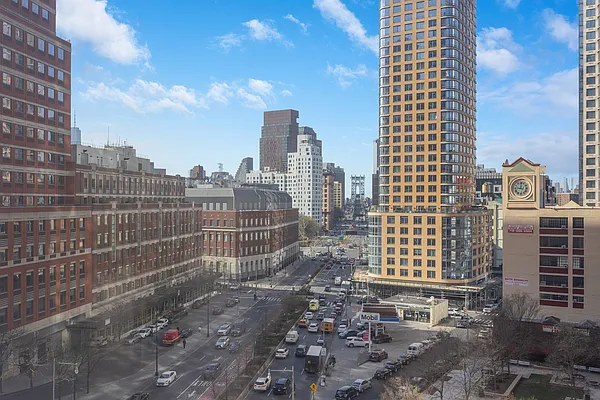 Rented by Compass | media 30