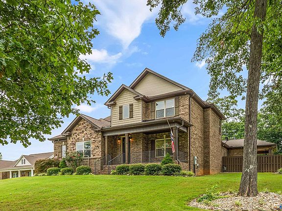 2nd image of 29 Knotting Hill Dr