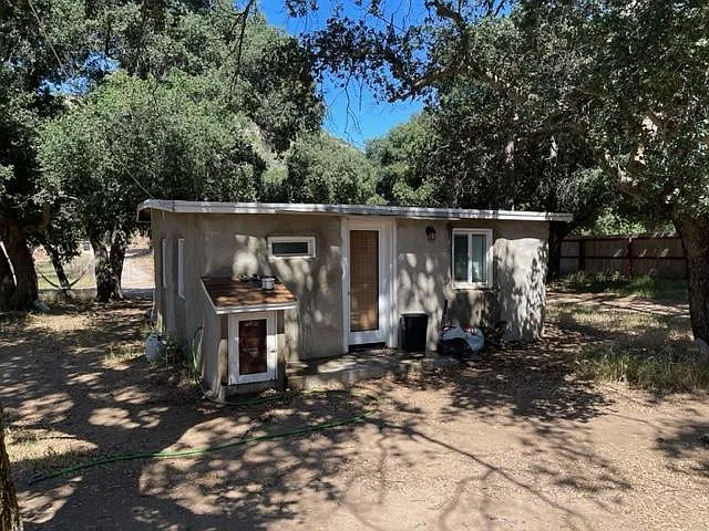 Studio, 400 sqft, $1,695 — Photo 1
