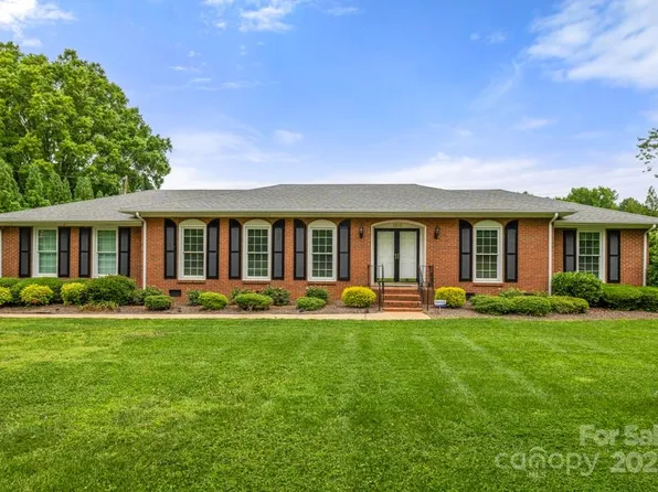 12117 Idlewild Rd, Matthews, NC 28105