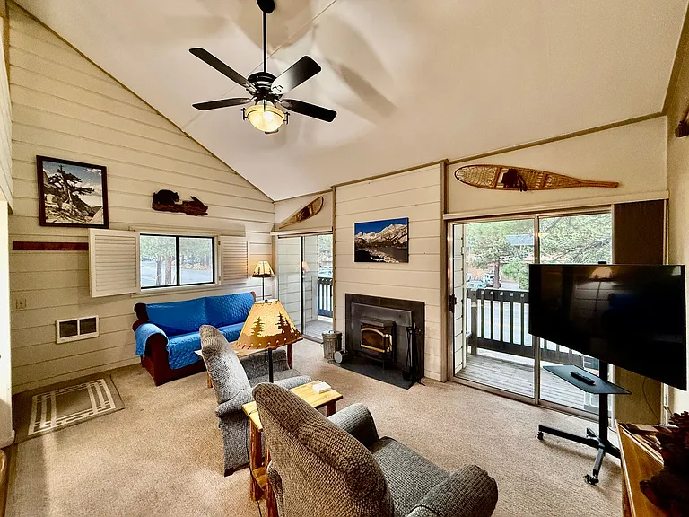 2289 Sierra Nevada Rd — Photo 8