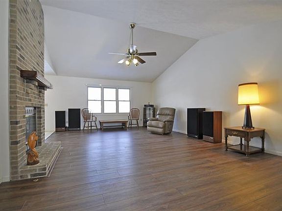 5th image of 19039 Pelican Cove Ct