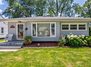 21528 Lakeview St, Saint Clair Shores, MI 48080