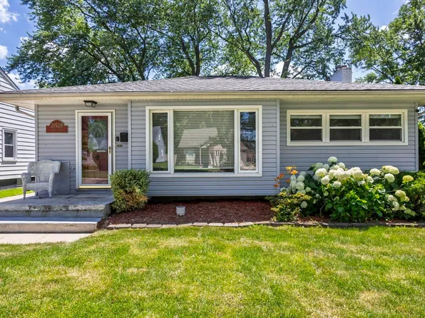 21528 Lakeview St, Saint Clair Shores, MI 48080