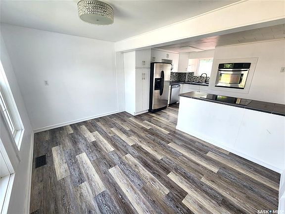 5th image of 430 3rd STREET