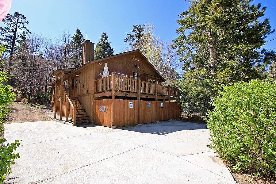 1st image of 1002 Cherry Ln