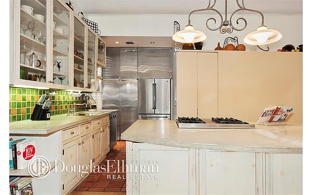 Sold by Douglas Elliman | media 15