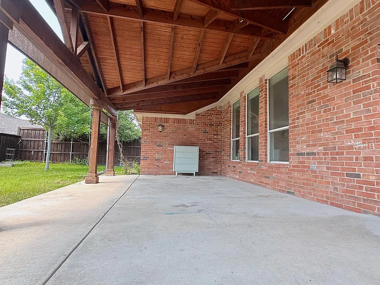 11601 Crystal Falls Dr — Photo 15