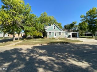 101 E Central Ave, Crosby, ND 58730