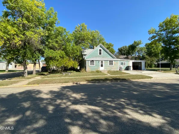 101 E Central Ave, Crosby, ND 58730