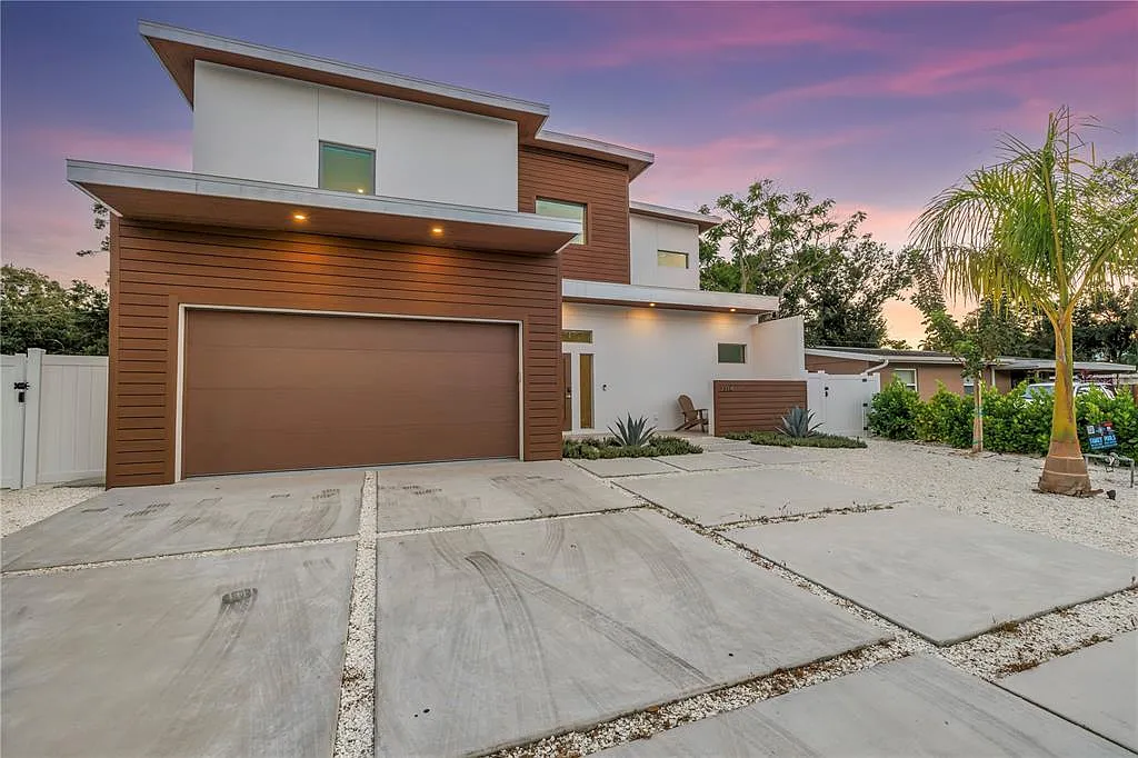 6 bed, 8.0 bath, 3765 sqft, $18,500 — Photo 2