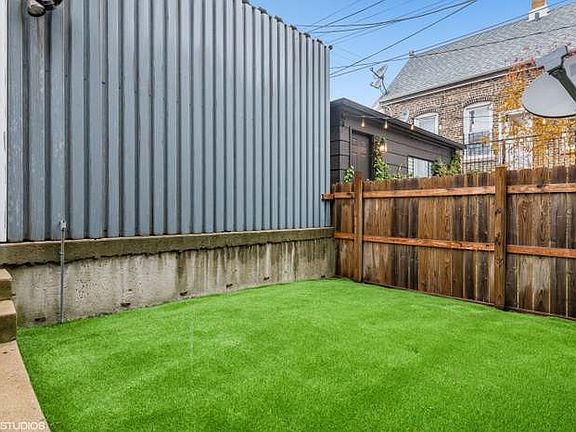 5th image of 1024 N Paulina St #1