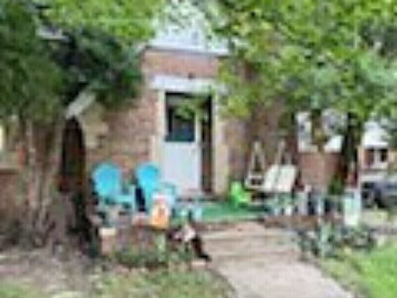 2nd image of 1350 Ravenswood Dr