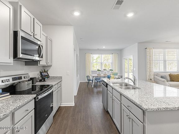 7th image of this home