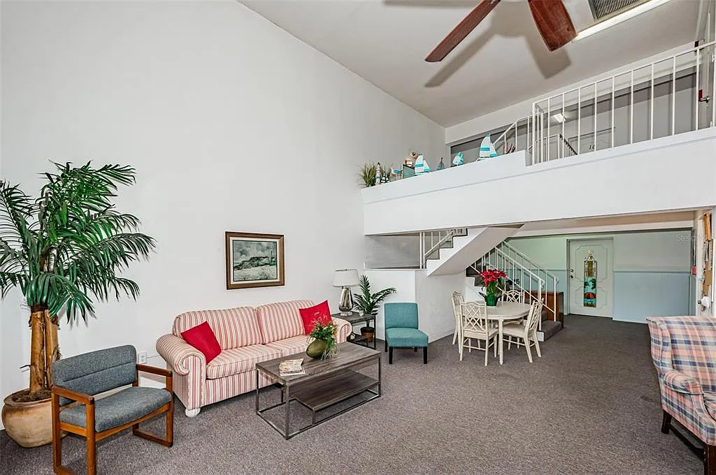 2 bed, 2.0 bath, 1045 sqft, $2,000 — Photo 2