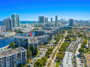 800 Parkview Dr APT 224, Hallandale, FL 33009