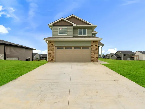 803 Mont Clair St, Solon, IA 52333
