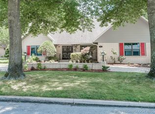 409 Fairway Dr, Broken Arrow, OK 74011