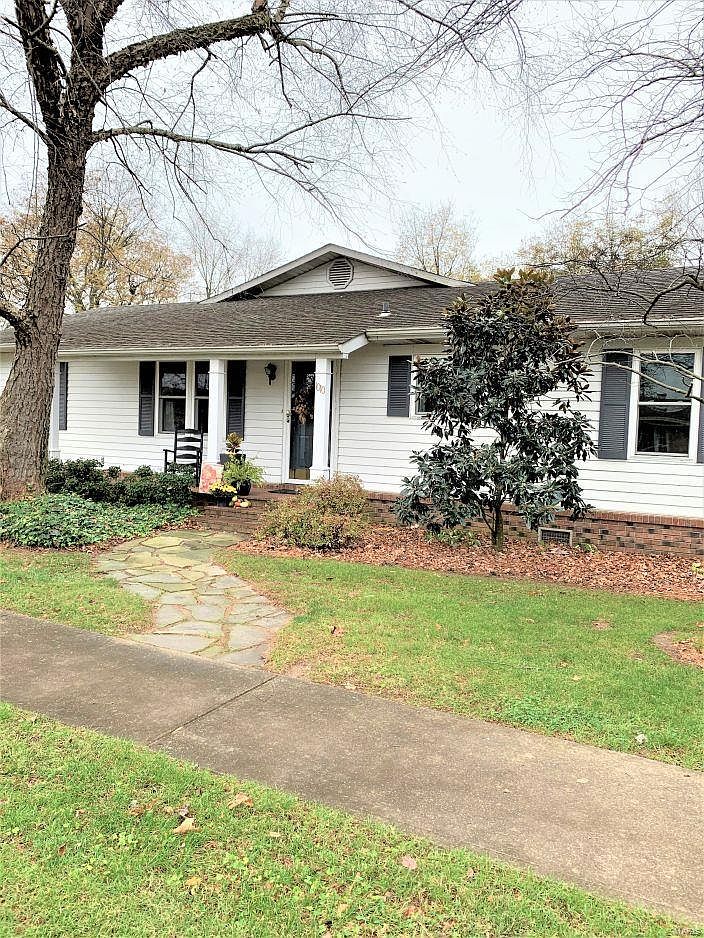 1010 McNew Dr, Bernie, MO 63822 Zillow